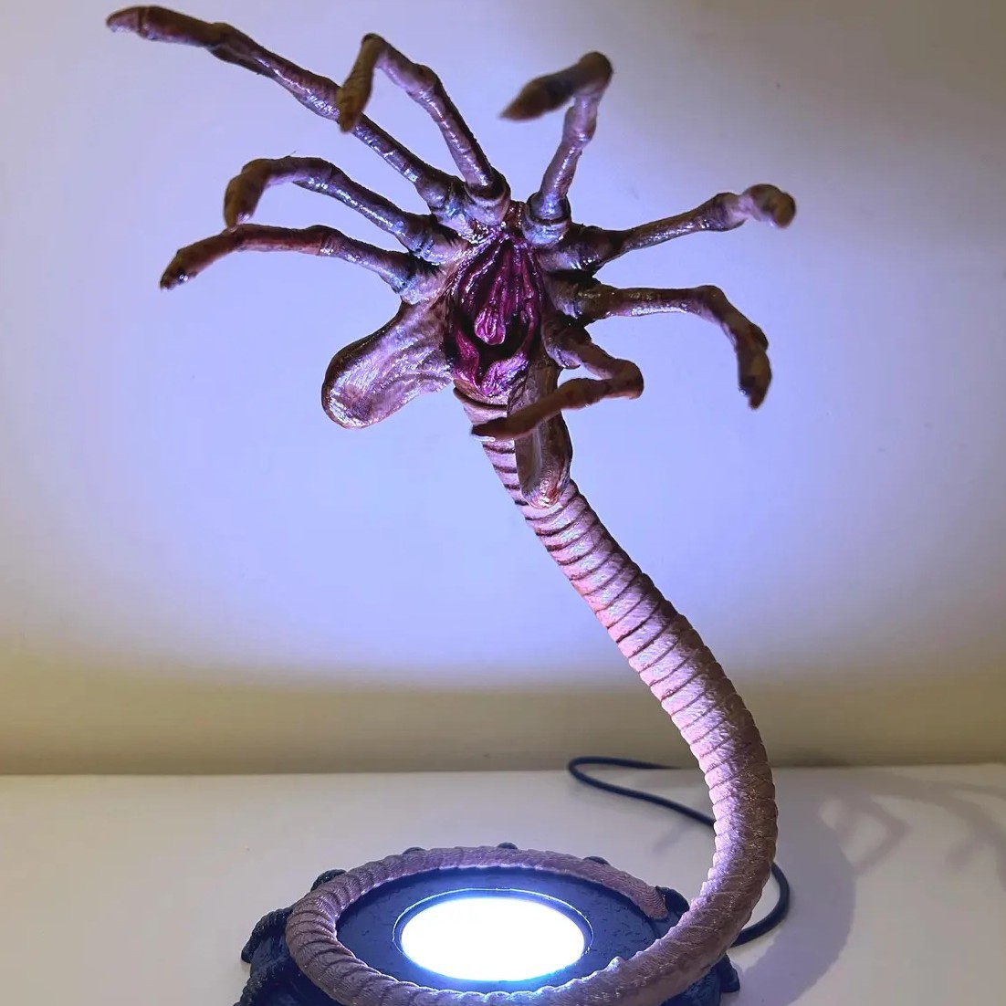 Home Decor Inspo - Luminária Alien Facehugger, Decoração de Abóbora